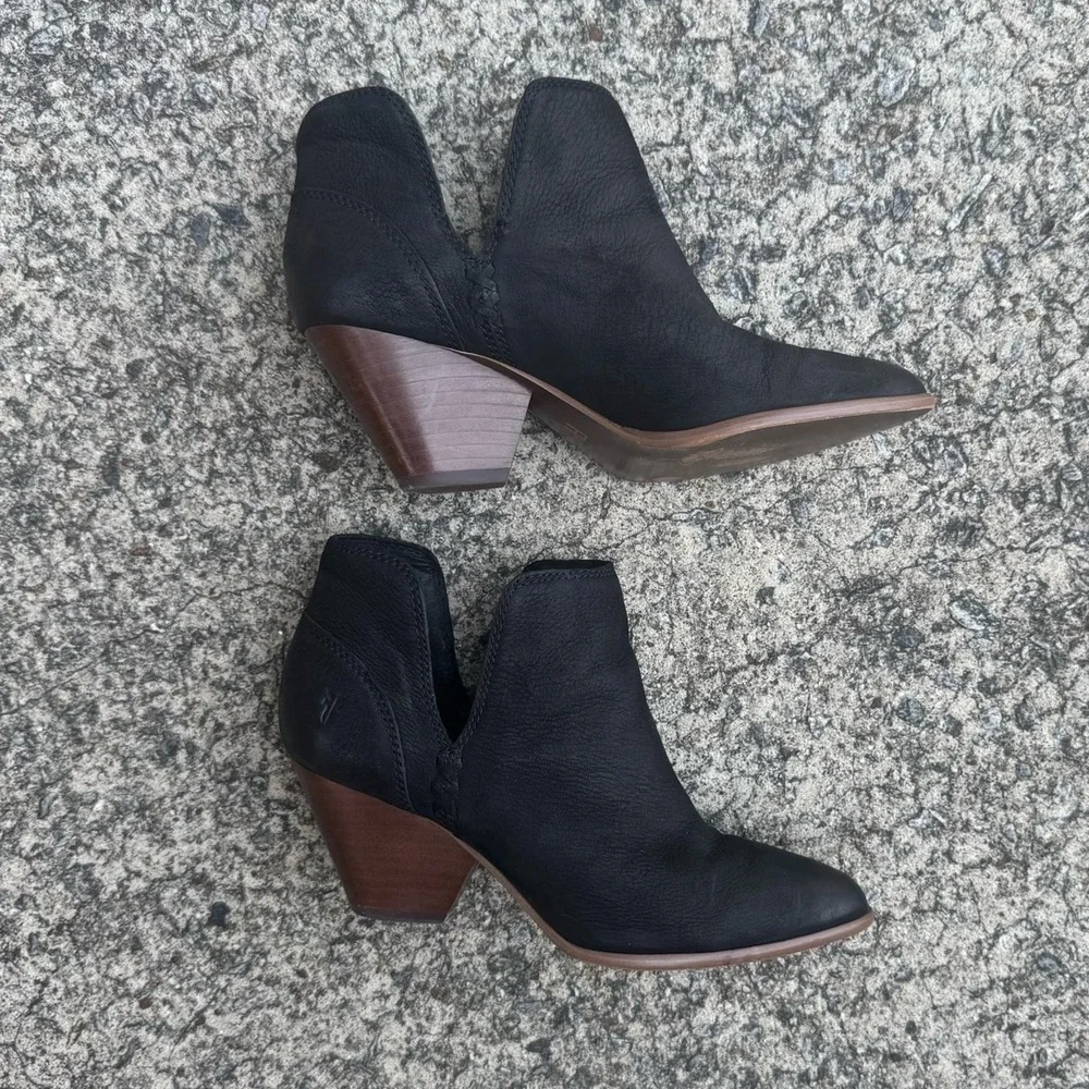 Frye Women's Size 6.5 M Reina‎ Black Suede Cut Out Western Cowboy Ankle Bootie - Picture 9 of 16